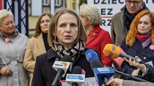 Przemoc odbiera dzieciom moc. Wydział Nauk o Edukacji UwB w kampanii „Dzieciństwo bez Przemocy”