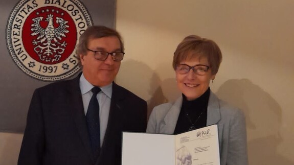 Na zdjęciu Dr hab. Dorota Misiejuk, prof. UwB redaktor naczelną czasopisma &#34;Kultura i Edukacja&#34;