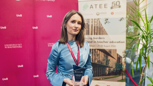 Dr hab. Marta Kowalczuk-Walędziak, prof. UwB z nagrodą ATEE